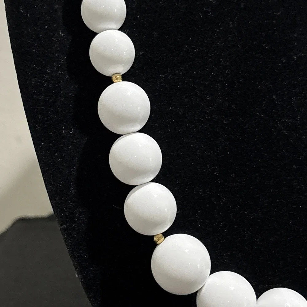 Long Vintage Monet White Graduated Bead Necklace Gold Tone Spacers 31